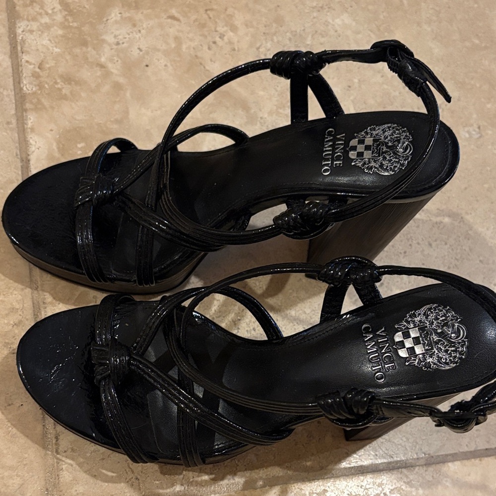 Vince Camuto strappy black patent chunky heels sandals 8